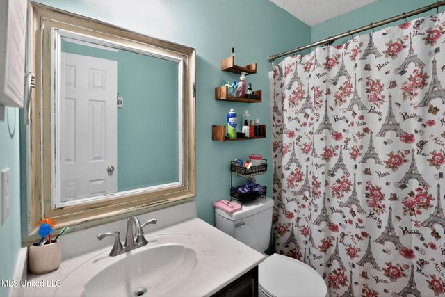 1891 Central Trails Drive, Southaven, MS 38671