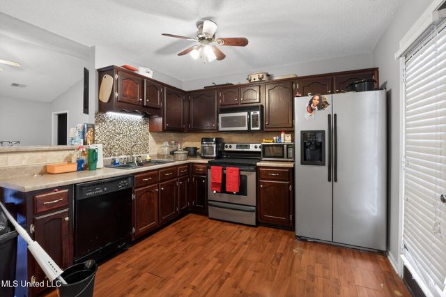 1891 Central Trails Drive, Southaven, MS 38671