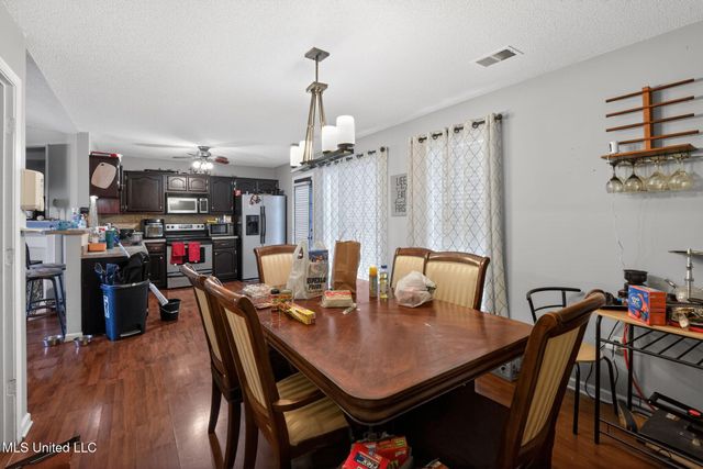 1891 Central Trails Drive, Southaven, MS 38671