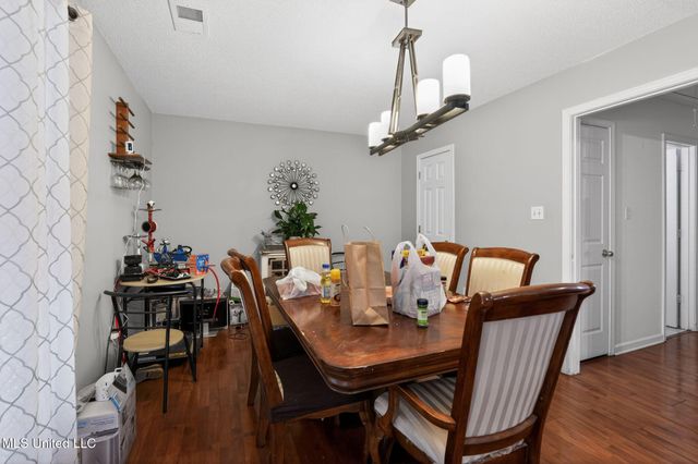 1891 Central Trails Drive, Southaven, MS 38671