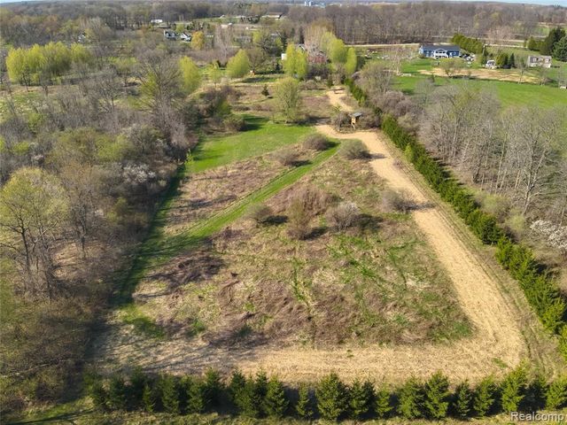 5785 Layton Road, Fowlerville, MI 48836