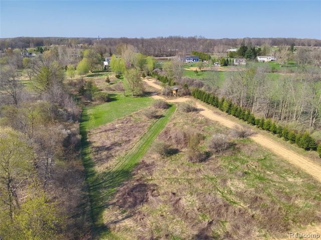 5785 Layton Road, Fowlerville, MI 48836