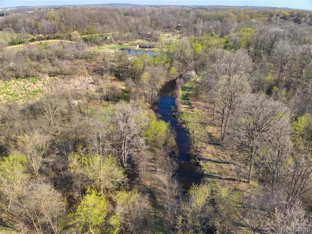 5785 Layton Road, Fowlerville, MI 48836