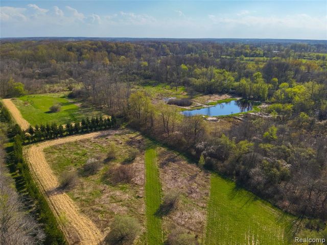 5785 Layton Road, Fowlerville, MI 48836