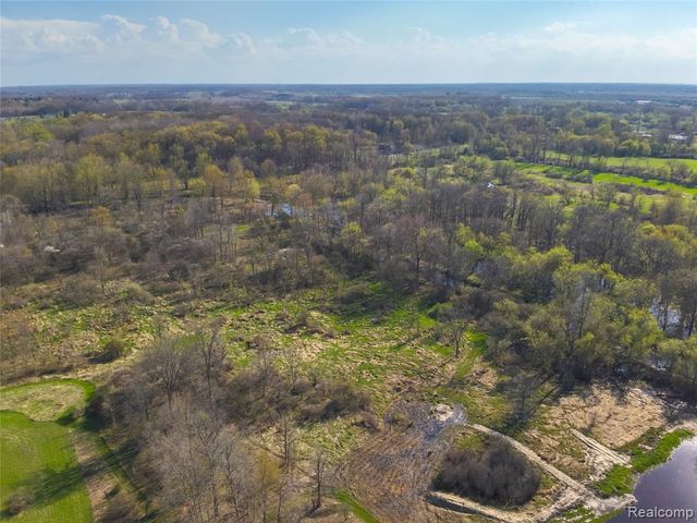 5785 Layton Road, Fowlerville, MI 48836