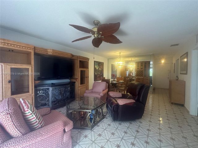 16790 NE 14th Ave 202, Miami, FL 33162