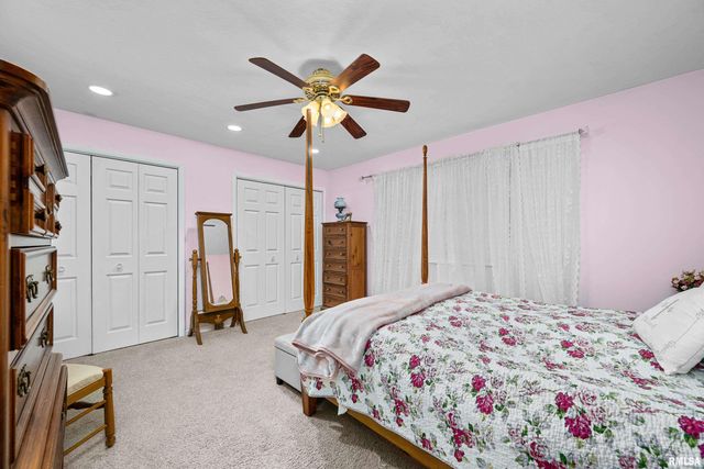 3717 35TH Street, Moline, IL 61265