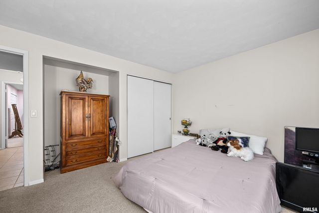 3717 35TH Street, Moline, IL 61265