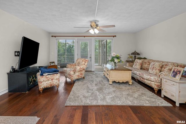 3717 35TH Street, Moline, IL 61265