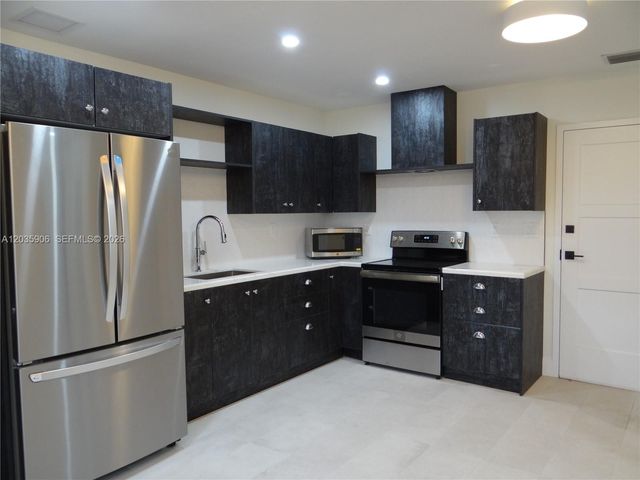 5980 SW 40th Avenue C, Dania Beach, FL 33312