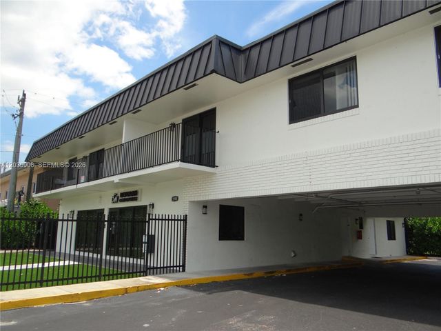 5980 SW 40th Avenue C, Dania Beach, FL 33312