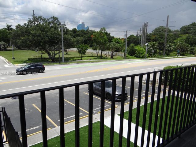 5980 SW 40th Avenue C, Dania Beach, FL 33312