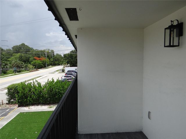 5980 SW 40th Avenue C, Dania Beach, FL 33312