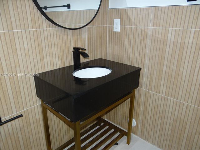 5980 SW 40th Avenue C, Dania Beach, FL 33312