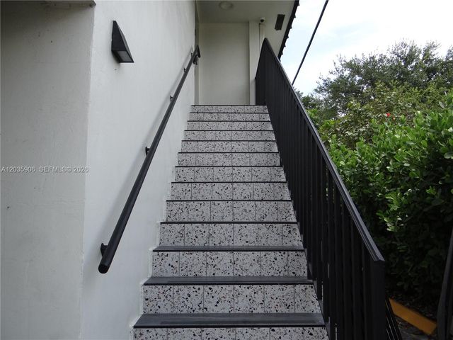 5980 SW 40th Avenue C, Dania Beach, FL 33312