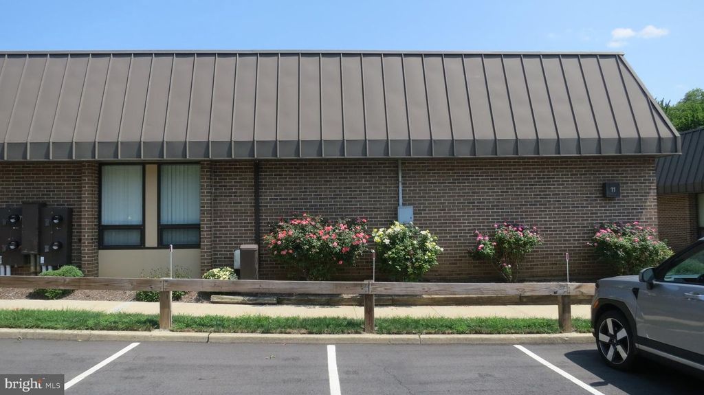 1450 PARKSIDE AVE #11, EWING TWP, NJ 08638 — exterior