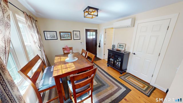 25 Beckwith Street, East Lyme, CT 06357