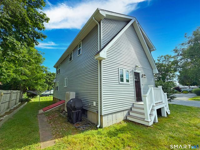 25 Beckwith Street, East Lyme, CT 06357