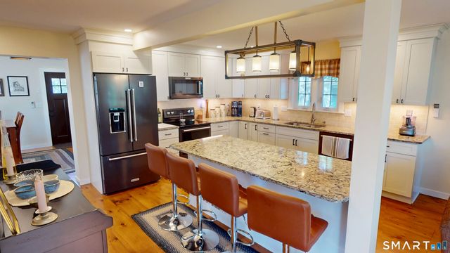 25 Beckwith Street, East Lyme, CT 06357