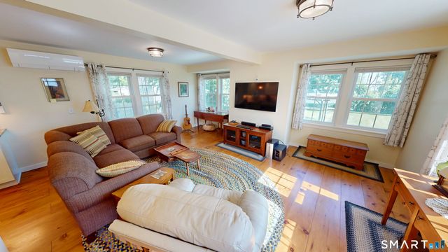 25 Beckwith Street, East Lyme, CT 06357