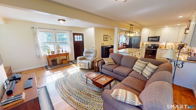 25 Beckwith Street, East Lyme, CT 06357
