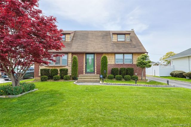 3734 Ferndale Drive, Wantagh, NY 11793