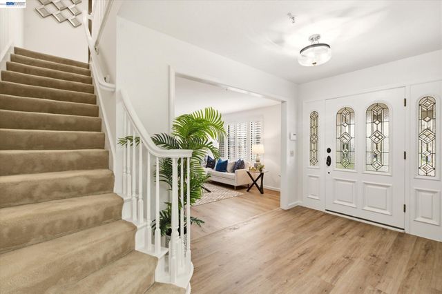 28 Harrington Rd, Moraga, CA 94556
