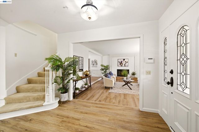 28 Harrington Rd, Moraga, CA 94556