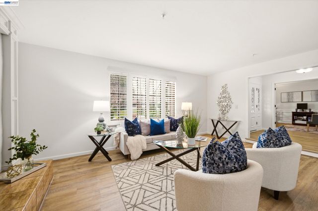28 Harrington Rd, Moraga, CA 94556