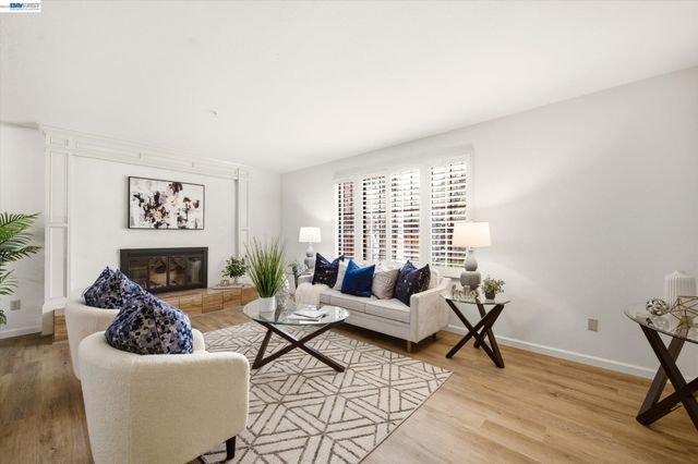28 Harrington Rd, Moraga, CA 94556