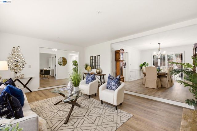 28 Harrington Rd, Moraga, CA 94556