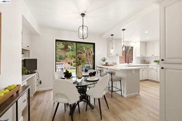 28 Harrington Rd, Moraga, CA 94556