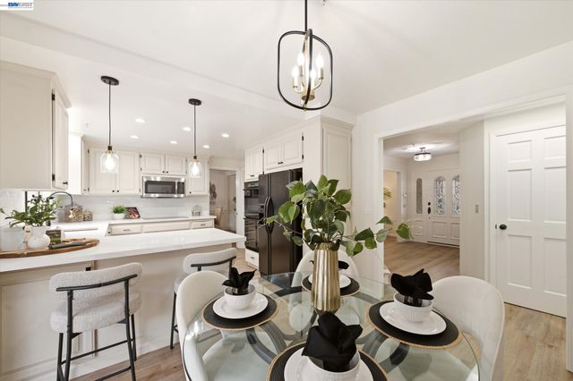 28 Harrington Rd, Moraga, CA 94556