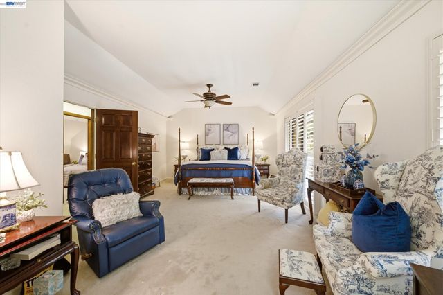 28 Harrington Rd, Moraga, CA 94556