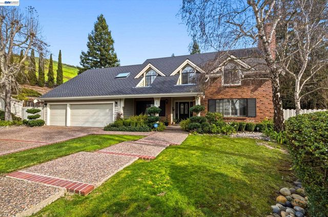 28 Harrington Rd, Moraga, CA 94556