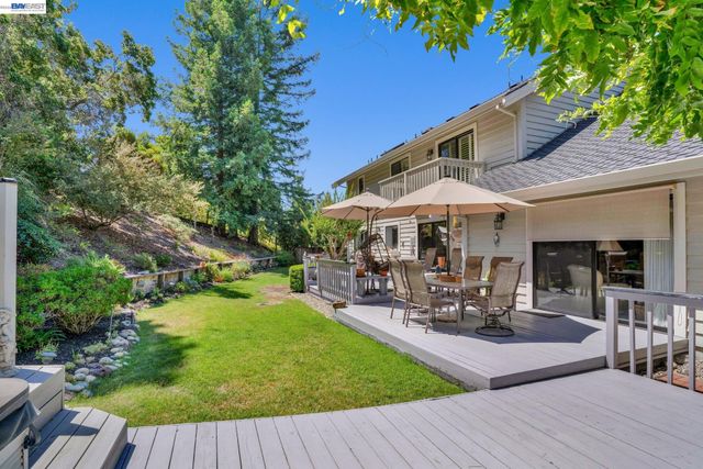 28 Harrington Rd, Moraga, CA 94556