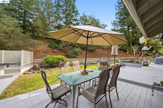 28 Harrington Rd, Moraga, CA 94556