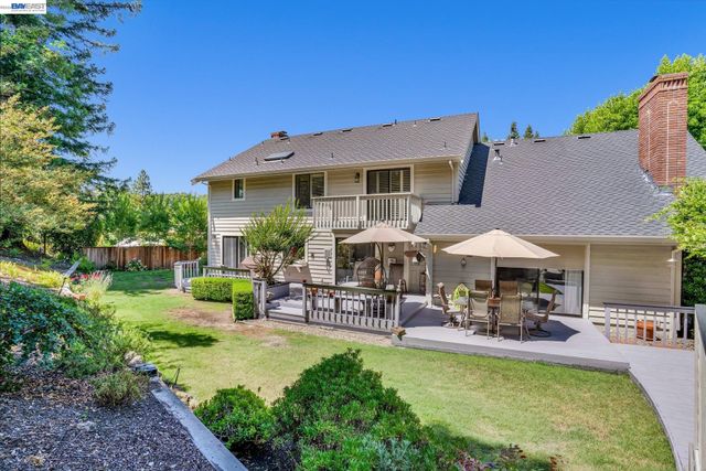 28 Harrington Rd, Moraga, CA 94556