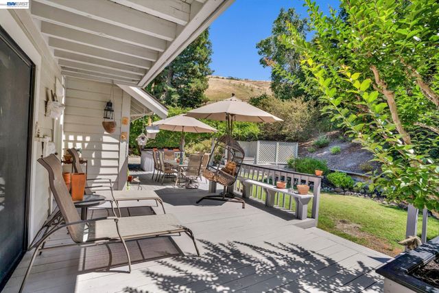 28 Harrington Rd, Moraga, CA 94556