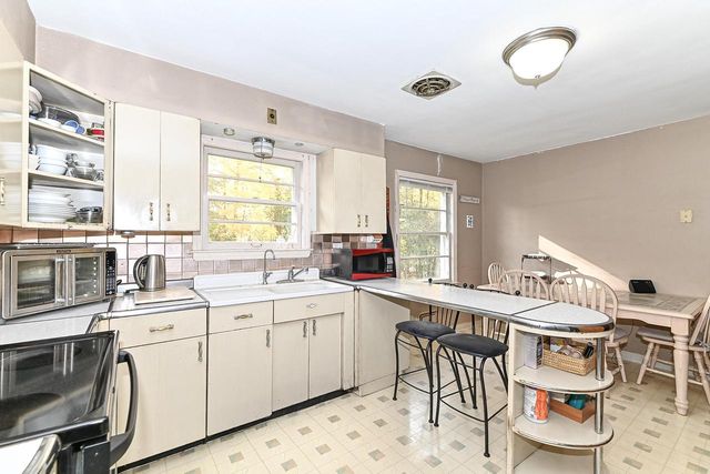 12809 W Needham DRIVE, New Berlin, WI 53151