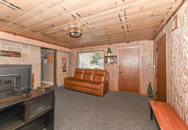 12809 W Needham DRIVE, New Berlin, WI 53151