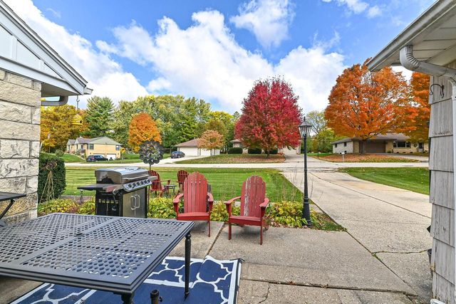 12809 W Needham DRIVE, New Berlin, WI 53151