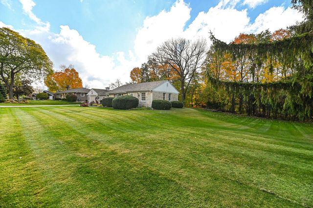 12809 W Needham DRIVE, New Berlin, WI 53151