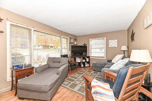 12809 W Needham DRIVE, New Berlin, WI 53151