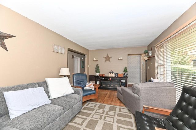 12809 W Needham DRIVE, New Berlin, WI 53151