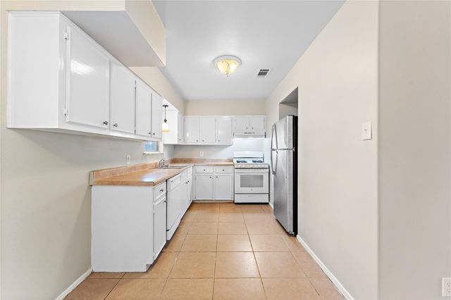 2910 Somerset Avenue, Texas City, TX 77590