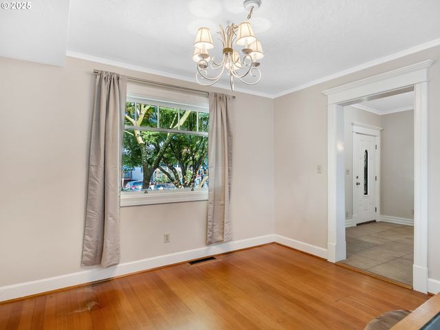 663 29TH St, Astoria, OR 97103