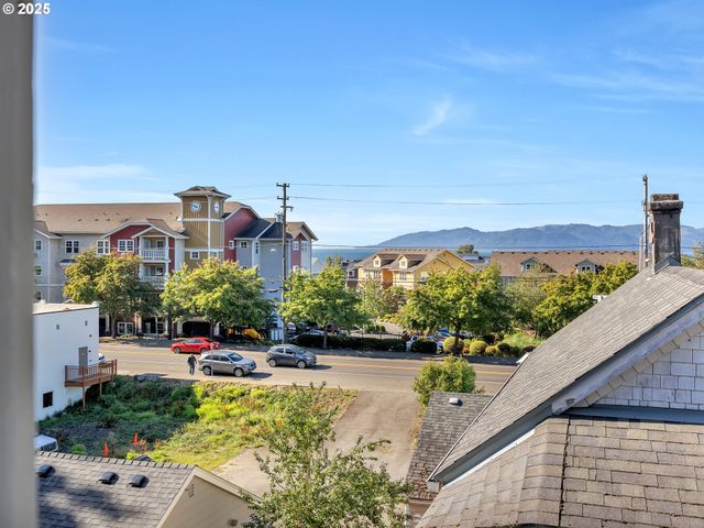 663 29TH St, Astoria, OR 97103