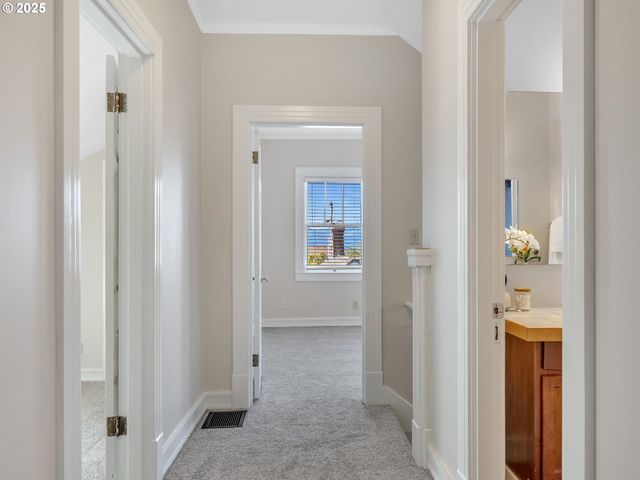 663 29TH St, Astoria, OR 97103