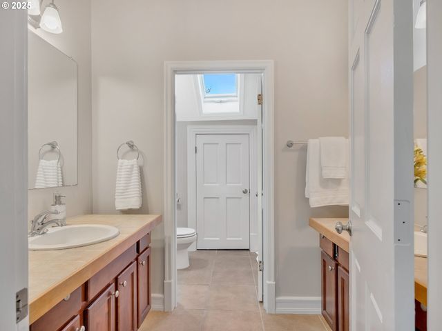 663 29TH St, Astoria, OR 97103